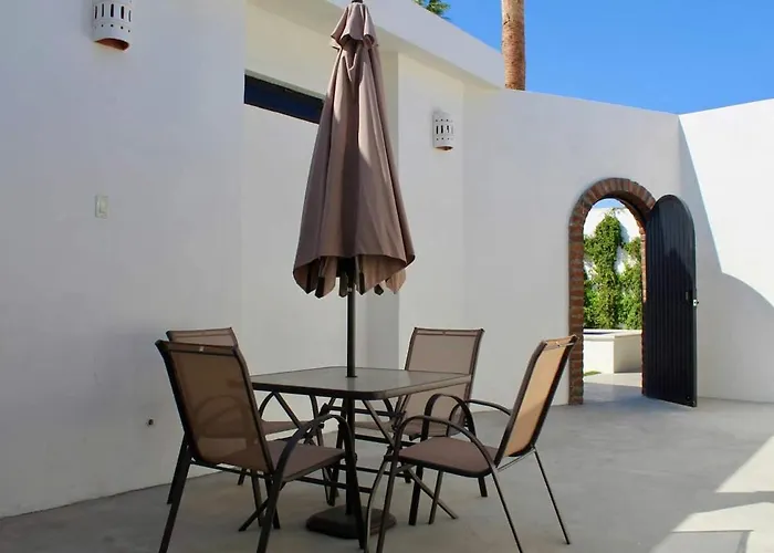 4 Bedroom In An Amazing Location In Downtown *