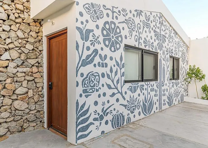 4 Bedroom In An Amazing Location In Downtown *