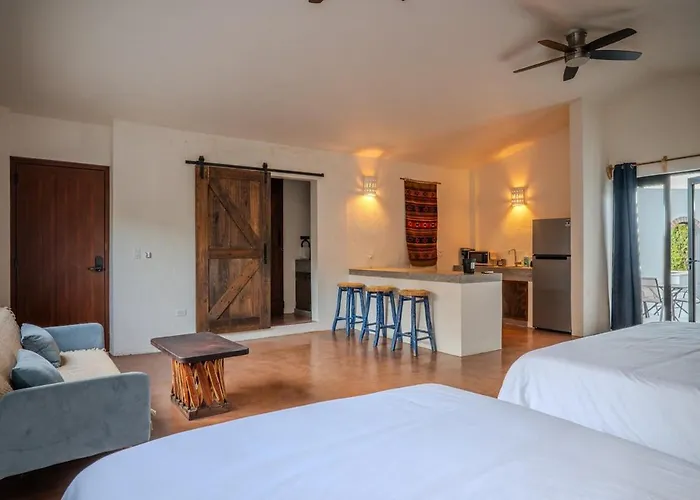 4 Bedroom In An Amazing Location In Downtown Сasa de vacaciones *